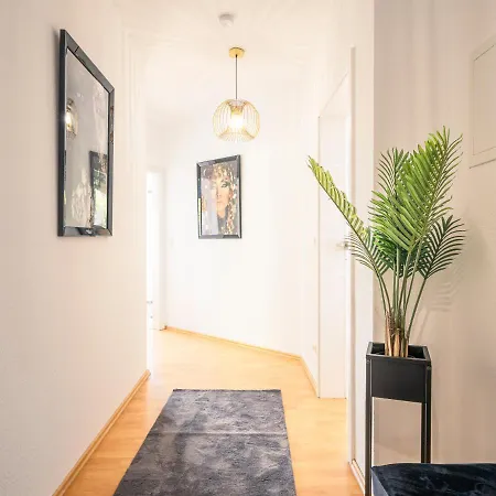 Penthouse-suite Near Apartament Gießen